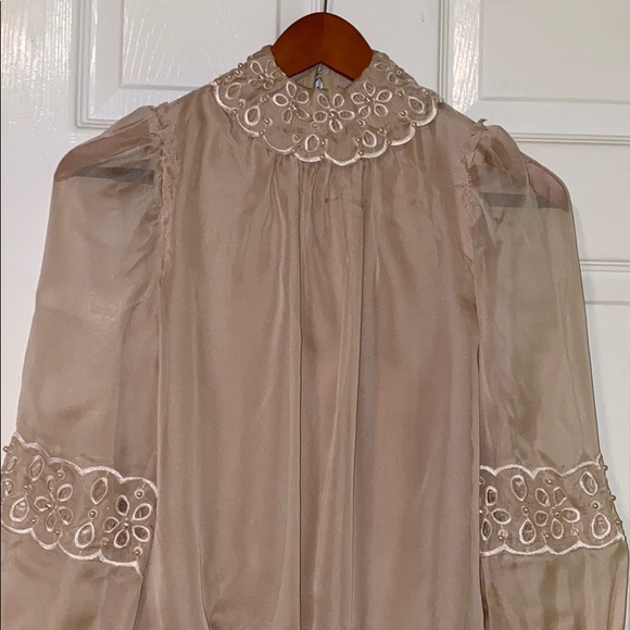 No Name Top. - Picture 2 of 8